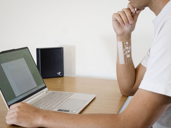 New wearable communication system offers potential to reduce digital ...